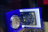 PANEL BY PANEL PAMERAN EVOLUSI MATAWANG