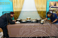 PEMBUNGKUSAN KOLEKSI ISTANA NEGARA DI GALERI 1 DAN KEMASUKAN KOLEKSI LEMBAGA MUZIUM NEGERI KEDAH