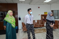 SUMBANGAN BEKALAN MAKANAN ASAS OLEH KP JMM DI LOBI BHG PENGURUSAN ANJURAN WARIS & SURAU AL-FALAH