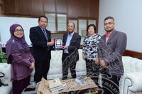 KUNJUNGAN HORMAT PENGARAH JABATAN MUZIUM SABAH DAN TAKLIMAT PENGANJURAN SEMPENA SAMBUTAN HMA BERSAMA KP JMM