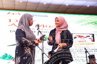 AKTIVITI DIY ALAT MUZIK MEMBUAT SERUNAI DAUN KELAPA DI GALERI MUZIK