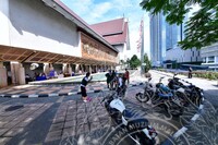 THE SUNBURST MARKETPLACE