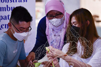 PROGRAM MEMORI RAMADAN DAN SYAWAL MUZIUM NEGARA, DEMO MENGANYAM KETUPAT