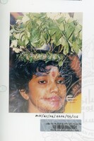 PAMERAN PERHIASAN PAKAIAN KEPALA