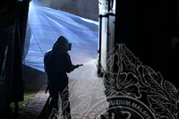 PEMANTAUAN DAN DOKUMENTASI KERJA SANDBLASTING LOKOMOTIF WAP 531.01 DI MUZIUM NEGARA