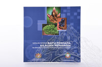 MENGAMBIL GAMBAR BUKU UNTUK CATALOG BAGI UNIT PERPUSTAKAAN JMM