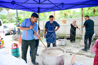 PROGRAM JOM KACAU BUBUR ASYURA ANJURAN SURAU AL FALAH, PKSR DAN PUSPANITA