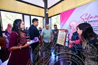 LAWATAN RASMI YB MENTERI PERPADUAN NEGARA DI MUZIUM SUNGAI LEMBING