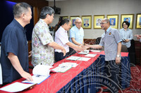 MESYUARAT IDENTIFIKASI KOLEKSI SERAMIK WHITEWARE (QINGBAI)