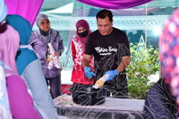 BENGKEL IKAT & CELUP EKSPRESI WARNA JALUR GEMILANG DI MUZIUM TEKSTIL