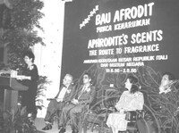 PAMERAN BAU AFRODIT PUNCA KEHARUMAN
