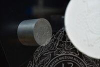 PANEL BY PANEL PAMERAN EVOLUSI MATAWANG