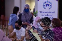 PROGRAM MEMORI RAMADAN DAN SYAWAL MUZIUM NEGARA, DEMO MENGANYAM KETUPAT