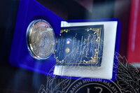 PANEL BY PANEL PAMERAN EVOLUSI MATAWANG