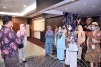 Lawatan Pengerusi Jemaah Tertinggi dan Ahli-ahli Badan Kebajikan Keluarga Angkatan Tentera (BAKAT) Darat