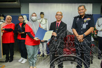 BENGKEL KONSERVASI TEKSTIL : PENJAGAAN PAKAIAN ISTIADAT PREVENTIF DAN KURATIF