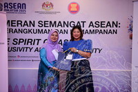 LAWATAN RASMI DARI ASEAN LADIES CIRCLE KE PAMERAN SEMANGAT ASEAN DI GALERI 2, JMM