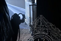 PEMANTAUAN DAN DOKUMENTASI KERJA SANDBLASTING LOKOMOTIF WAP 531.01 DI MUZIUM NEGARA