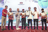 SAMBUTAN 60 TAHUN MUZIUM NEGARA - MALAYSIA BOOK OF RECORD MOST OKU STUDENT MAKING HANDCRAFT FROM RECYCLE MATERIAL
