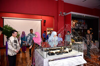 MAJLIS PERASMIAN PAMERAN RAHSIA KEBAYA DI MUZIUM TEKSTIL NEGARA DISEMPURNAKAN OLEH TENGKU PERMAISURI SELANGOR, DYMM TENGKU PERMAISURI HAJAH NORASHIKIN (ALBUM 1)