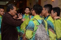 BICARA MUZIUM MEMBONGKAR KHAZANAH SILAM