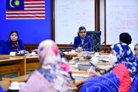 LAWATAN PENSYARAH DARI KOLEJ PENGAJIAN SENI KREATIF UiTM SHAH ALAM KE GALERI MUZIK