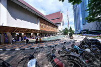 THE SUNBURST MARKETPLACE