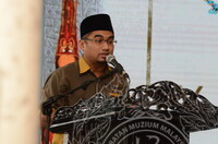 PERASMIAN PAMERAN KAZAKSTAN GOLDEN MAN