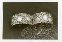 Perhiasan Diri Gelang Tangan