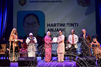 MAJLIS ANUGERAH PERKHIDMATAN CEMERLANG 2019 SEKTOR KEBUDAYAAN PERINGKAT ZON TENGAH KEMENTERIAN PELANCONGAN SENI DAN BUDAYA MALAYSIA DI ISTANA BUDAYA