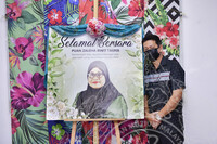 MAJLIS PERSARAAN PUAN ZALEHA BINTI TASRIB DIHADAPAN BILIK DATO KP