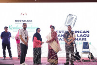 NOSTALGIA ANAK KAMPUNG (PERTANDINGAN KARAOKE RAJA SEHARI)