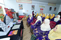 LAWATAN KEUSAHAWANAN KE TISH'S FOOD (PUSPANITA)