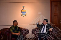 HMA 2024 - PENYERAHAN CENDERAMATA KEPADA CM PULAU PINANG DARI JMM