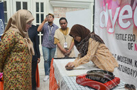 LAWATAN RASMI KEBAWAH DYMM SPB RAJA PERMAISURI AGONG KE PAMERAN DYECO TEXTILE ECO EXPLORATION OF NATURAL DYES