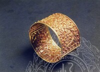 Perhiasan Diri Gelang Tangan