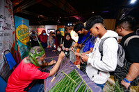 AKTIVITI DIY ALAT MUZIK MEMBUAT SERUNAI DAUN KELAPA DI GALERI MUZIK