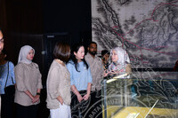 LAWATAN DELEGASI ISTERI PANGLIMA TENTERA LAUT SINGAPURA KE MUZIUM NEGARA