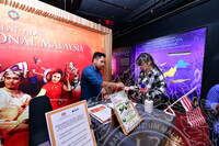 AKTIVITI DIY ALAT MUZIK MEMBUAT SERUNAI DAUN KELAPA DI GALERI MUZIK