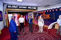 LAWATAN PENSYARAH DARI KOLEJ PENGAJIAN SENI KREATIF UiTM SHAH ALAM KE GALERI MUZIK