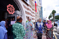 MAJLIS PERASMIAN PAMERAN RAHSIA KEBAYA DI MUZIUM TEKSTIL NEGARA DISEMPURNAKAN OLEH TENGKU PERMAISURI SELANGOR, DYMM TENGKU PERMAISURI HAJAH NORASHIKIN (ALBUM 1)
