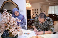 PENGAMBILAN KOLEKSI DI RUMAH DS NAZRI BIN ABD.AZIZ