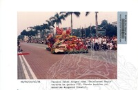 PESTA FLORA 1996 (PERARAKAN FLORA 1996 DIRASMIKAN OLEH MENTERI KEBUDAYAAN, KESENIAN DAN PELANCONGAN DATUK SABBARUDDIN CHIK BERTEMPAT DI DATARAN MERDEKA PADA 14.7.1996)