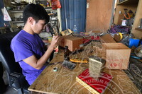 MENJALANKAN KAJIAN PENYELIDIKAN KEARIFAN TEMPATAN SENI PERTUKANGAN KRAF LOGAM TEMBAGA TERENGGANU