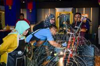 MENGAMBIL GAMBAR UNTUK PEMBUBARAN PAMERAN RAJA KITA