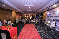 PROGRAM SISIPAN PAMERAN OPERA CINA