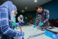 BENGKEL KONSERVASI TEKSTIL : PENJAGAAN PAKAIAN ISTIADAT PREVENTIF DAN KURATIF