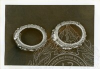 Perhiasan Diri Gelang Tangan