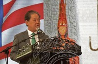 PERASMIAN PAMERAN KAZAKSTAN GOLDEN MAN