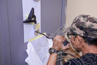 PROSES PEMBUKAAN PETI BESI DI REPOSITORI